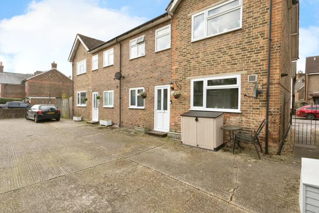 1 bed Ground Maisonette