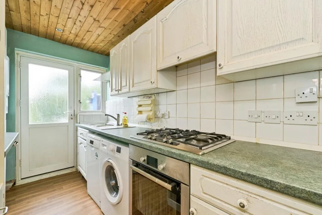 2 bed Maisonette