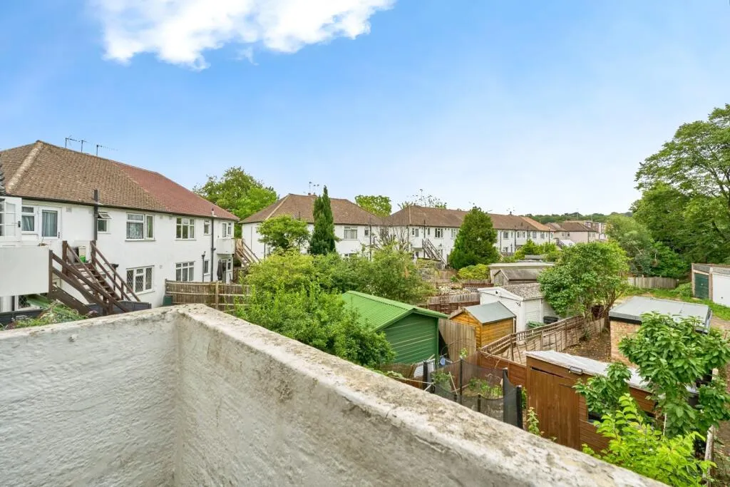 2 bed Maisonette