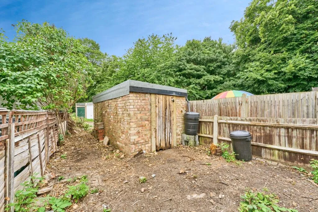 2 bed Maisonette