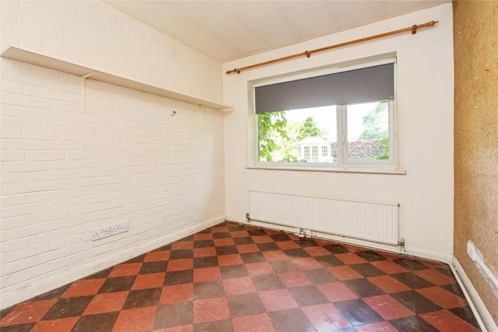5 bed Detached