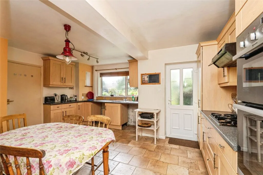 5 bed Detached