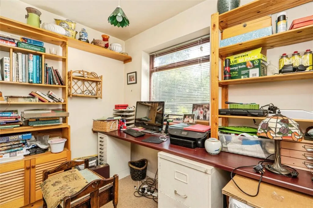 5 bed Detached