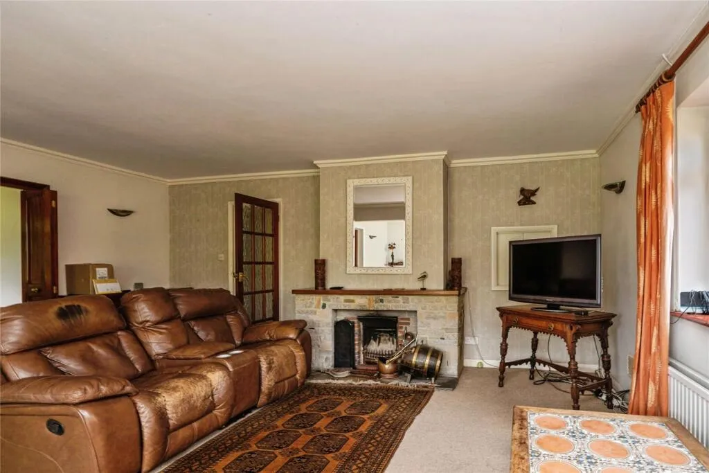 5 bed Detached