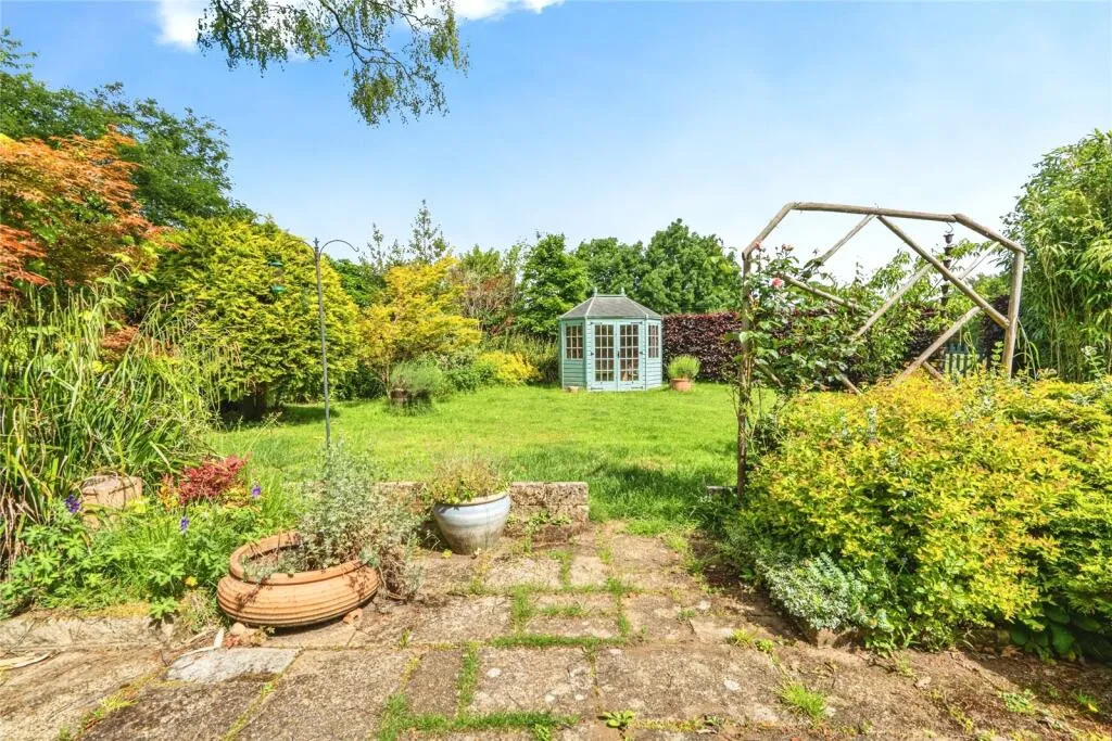5 bed Detached