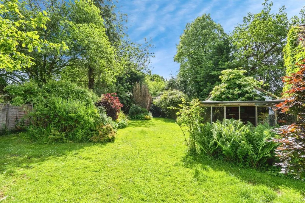 5 bed Detached