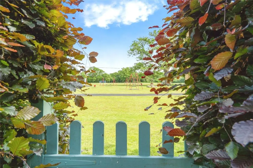 5 bed Detached