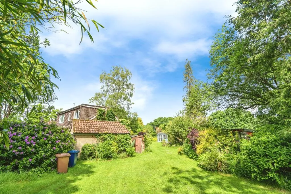 5 bed Detached