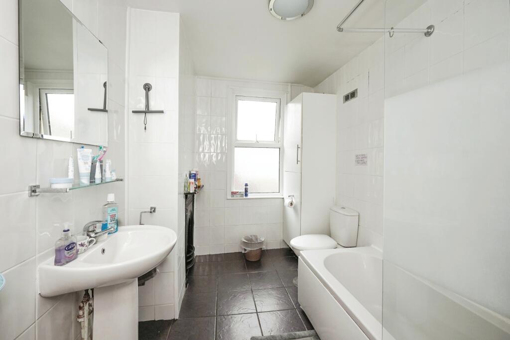2 bed House