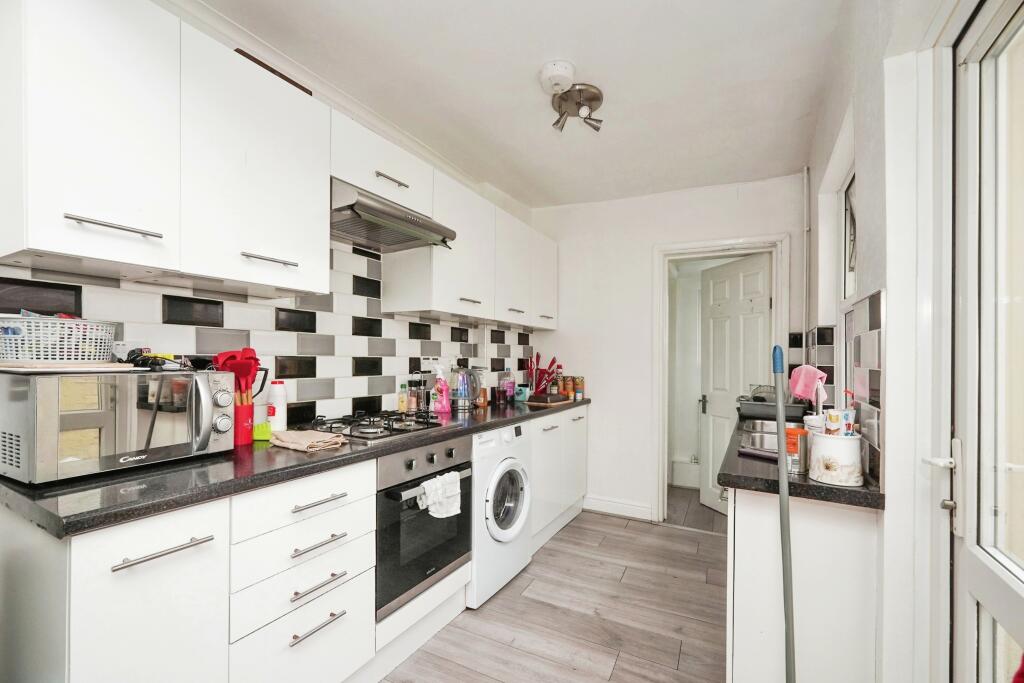 2 bed House