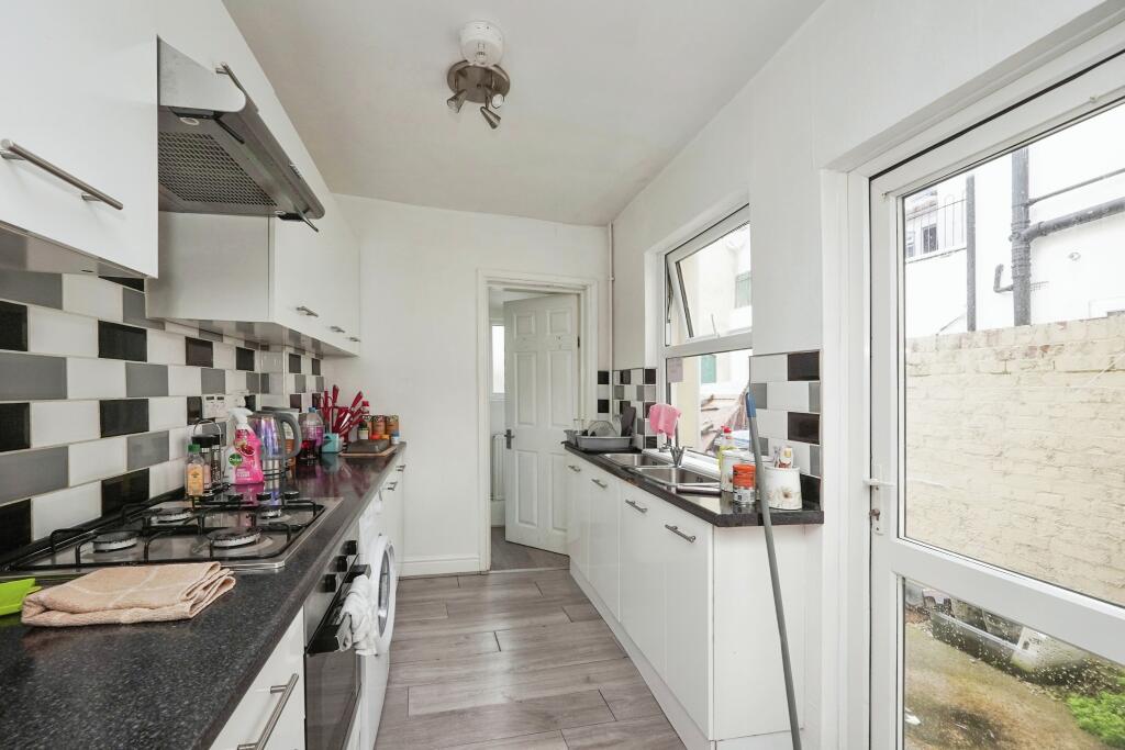 2 bed House