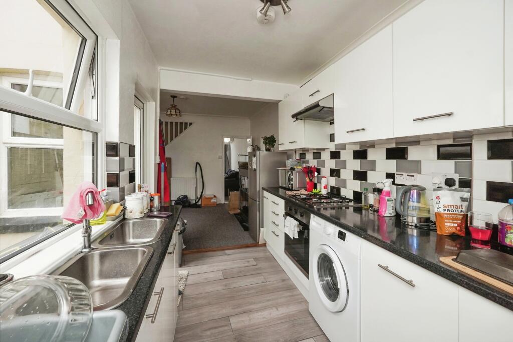 2 bed House