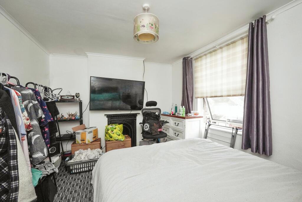 2 bed House