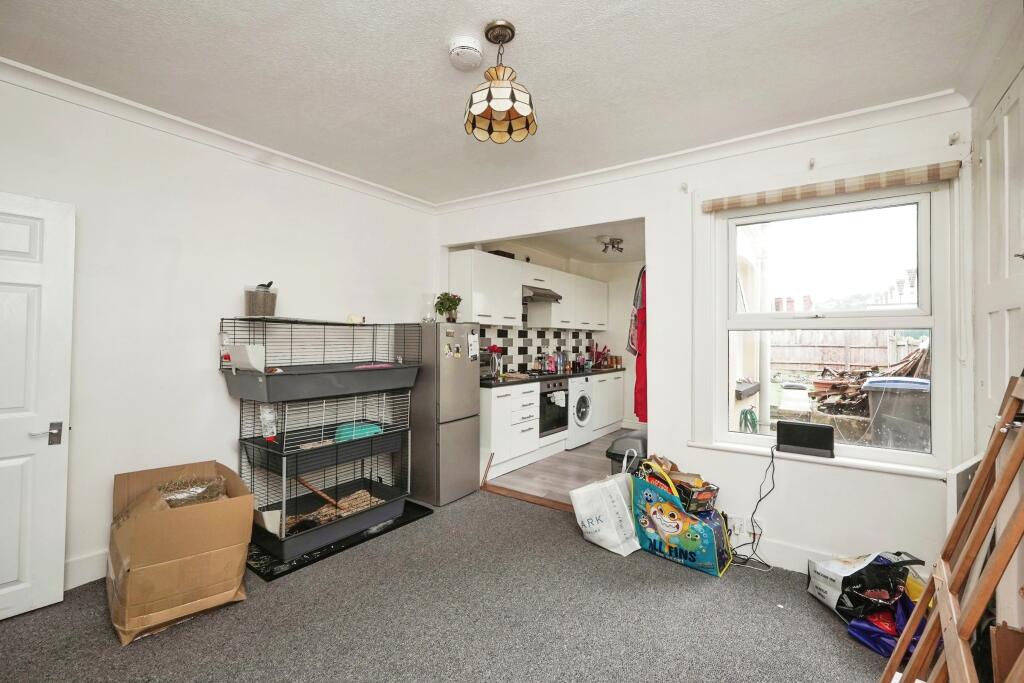 2 bed House