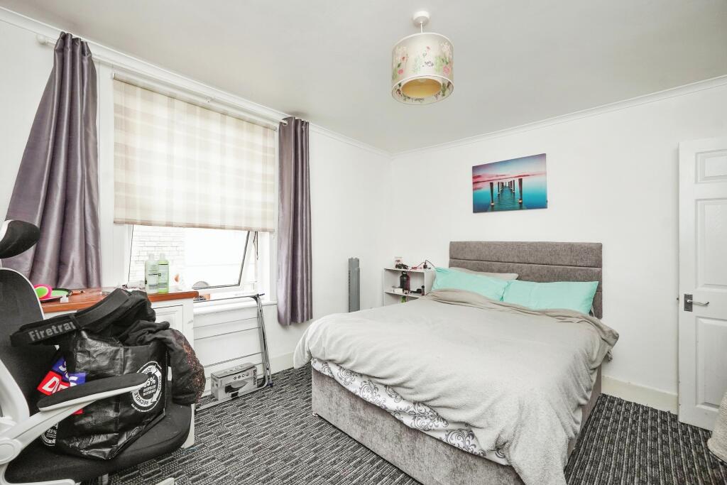 2 bed House