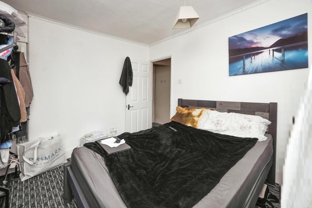 2 bed House