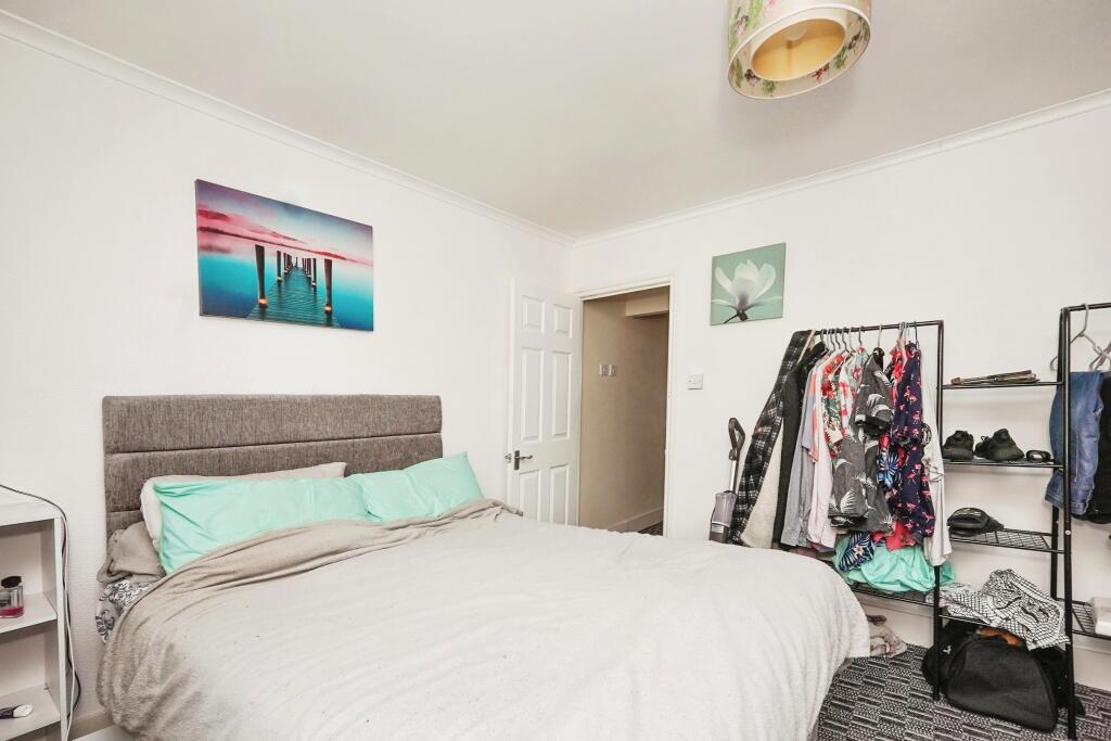 2 bed House