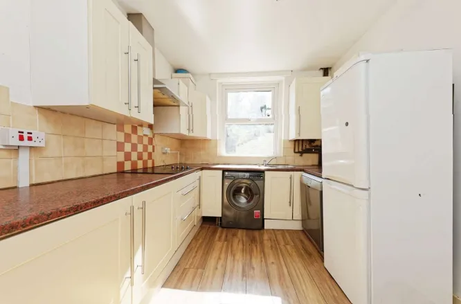 4 bed Terraced