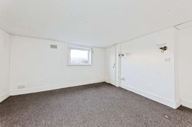 4 bed Terraced