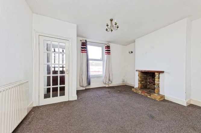 4 bed Terraced