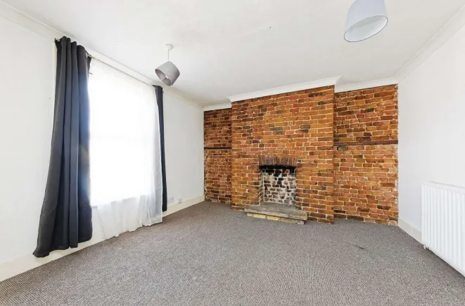4 bed Terraced