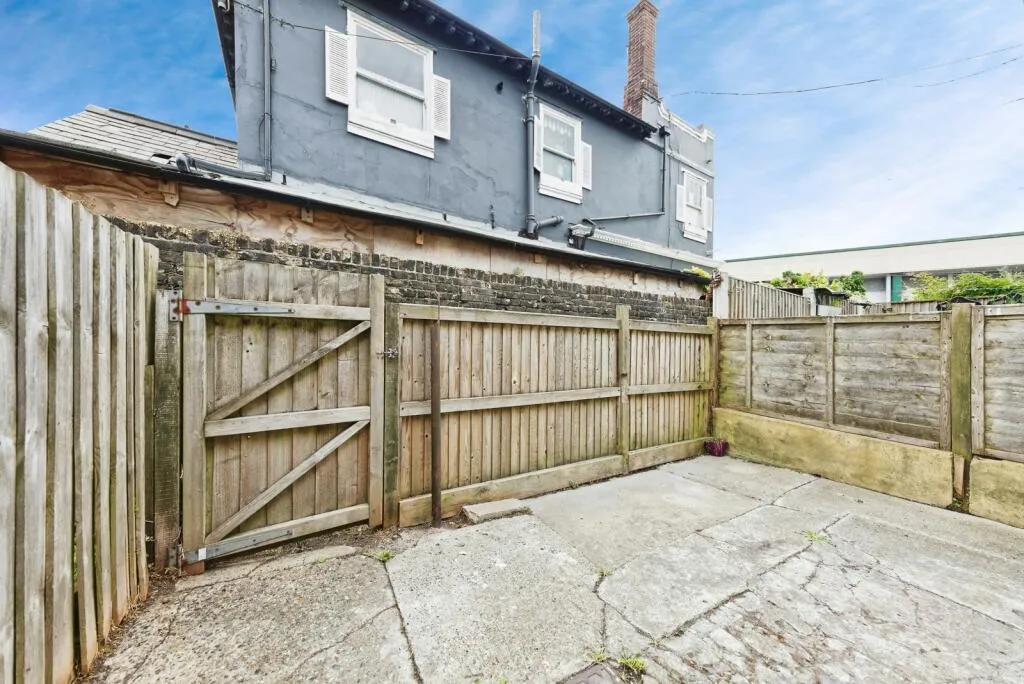 2 bed Terraced