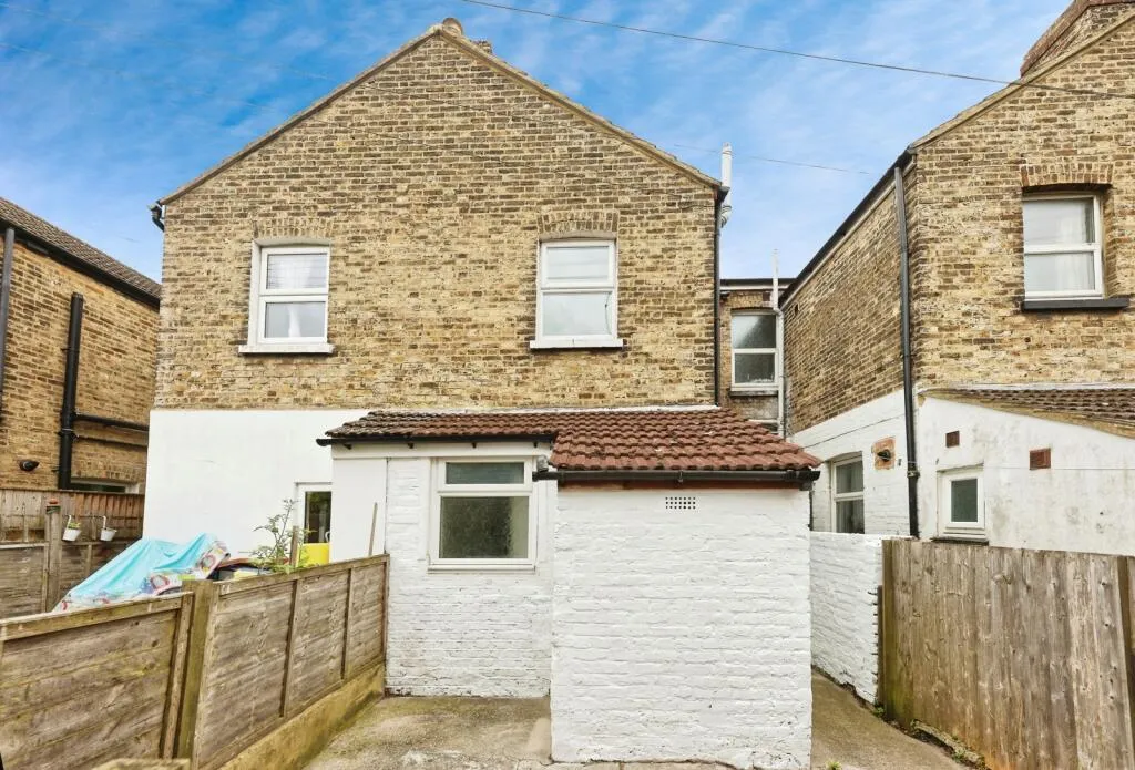 2 bed Terraced