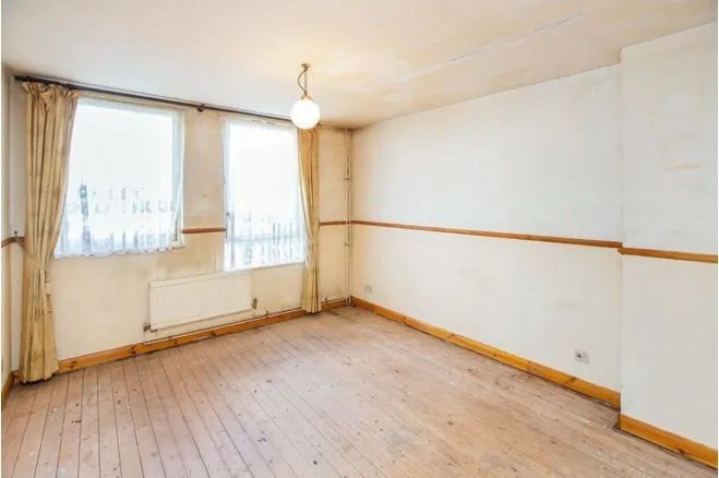 LONDON, E3 3EU - Online Auctions