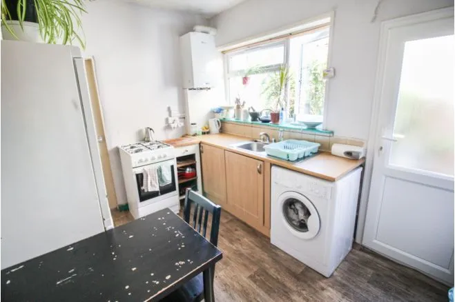 BRISTOL, Avon, BS7 8RN - Online Auctions