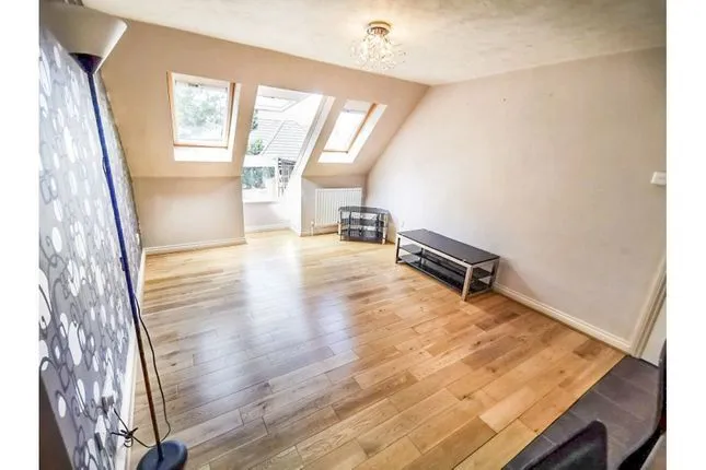 Warnford Court, 5 Archers Road, SOUTHAMPTON, Hampshire, SO15 2LQ - Online Auctions