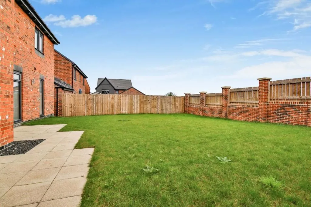 SUNDERLAND, Tyne and Wear, SR3 2DD - Online Auctions