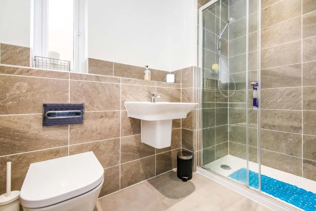 SUNDERLAND, Tyne and Wear, SR3 2DD - Online Auctions