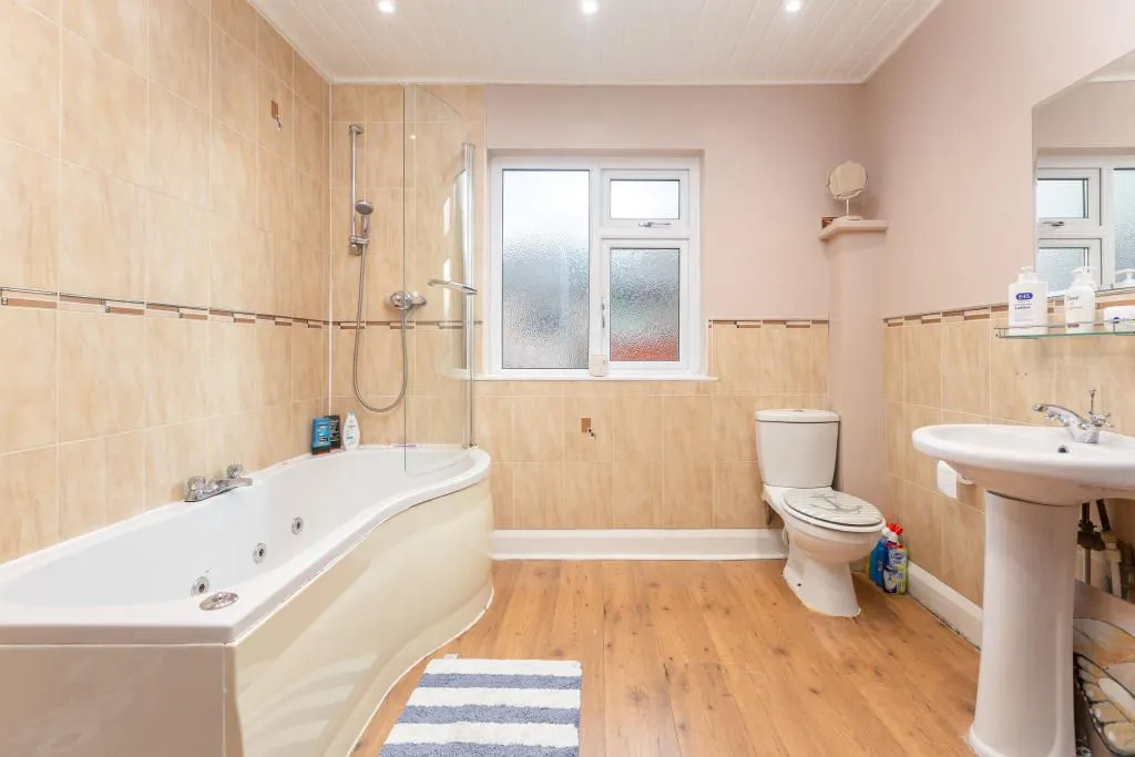HALIFAX, West Yorkshire, HX3 9DR - Online Properties