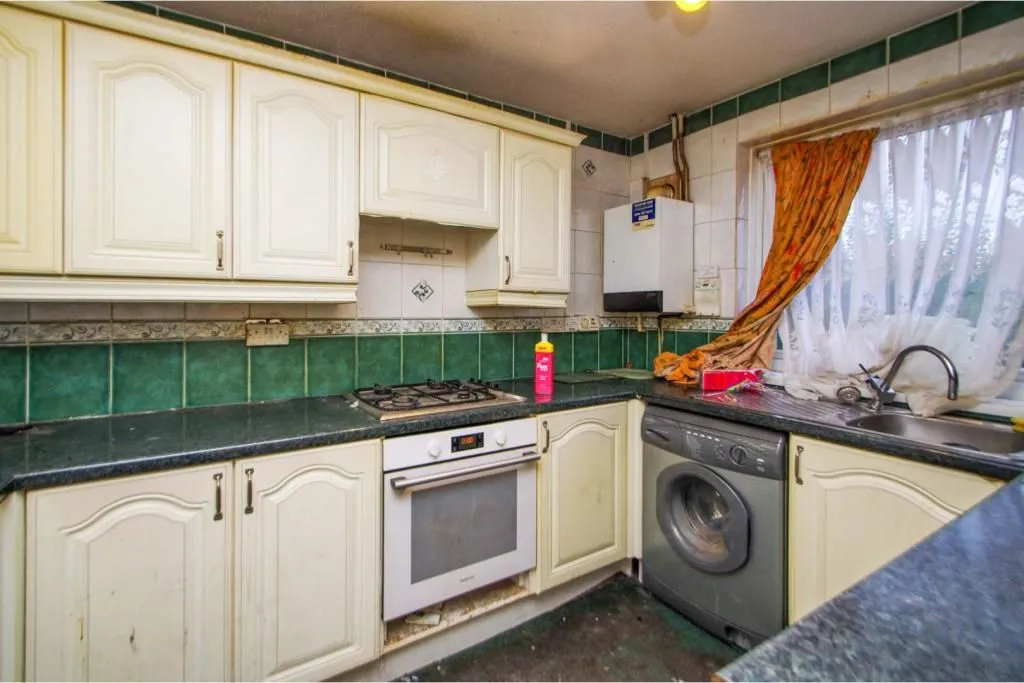 Eastwood, NOTTINGHAM, Nottinghamshire, NG16 3AY - Online Auctions