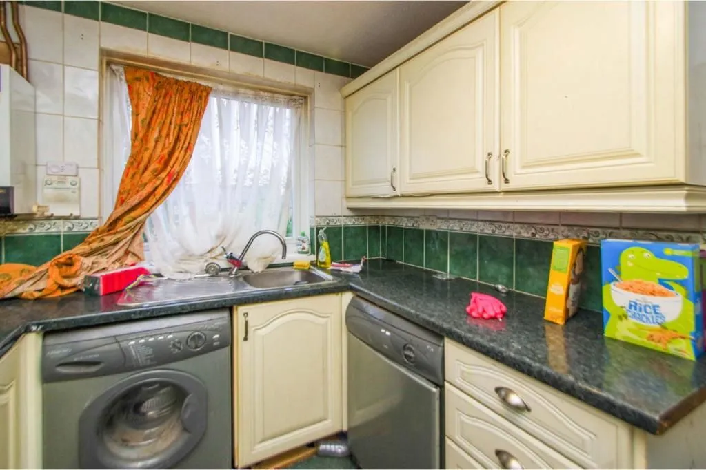 Eastwood, NOTTINGHAM, Nottinghamshire, NG16 3AY - Online Auctions
