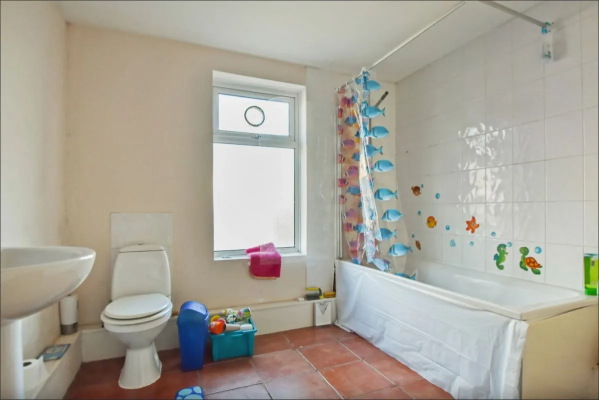 Radcliffe, MANCHESTER, Lancashire, M26 3AY - Online Auctions