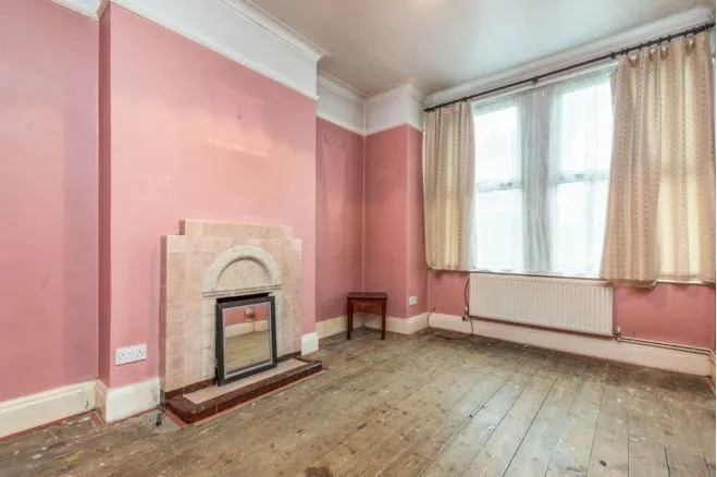 Wimbledon, LONDON, SW19 8JT - Online Auctions
