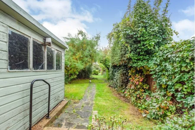 Wimbledon, LONDON, SW19 8JT - Online Auctions