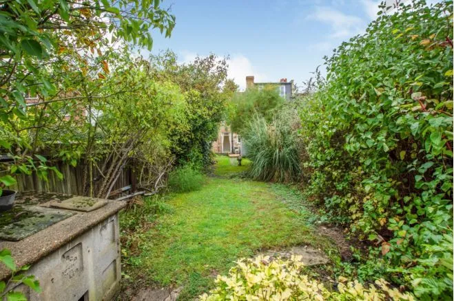 Wimbledon, LONDON, SW19 8JT - Online Auctions