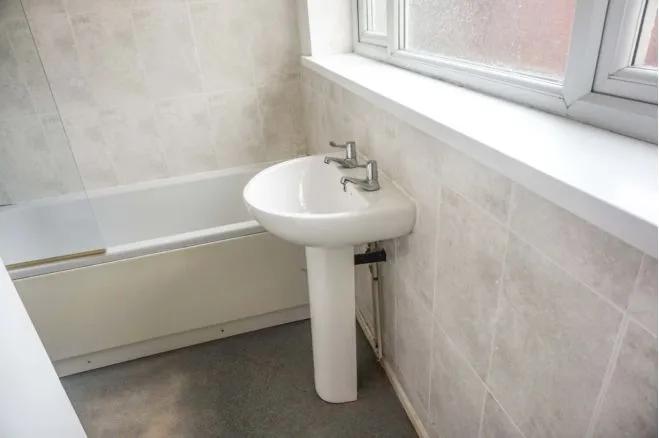 SMETHWICK, B66 3SA - Online Auctions