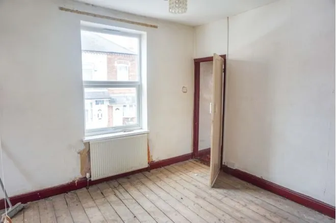 SMETHWICK, B66 3SA - Online Auctions