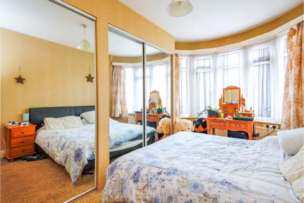 SOUTHEND-ON-SEA, Essex, SS2 5NF - Online Auctions