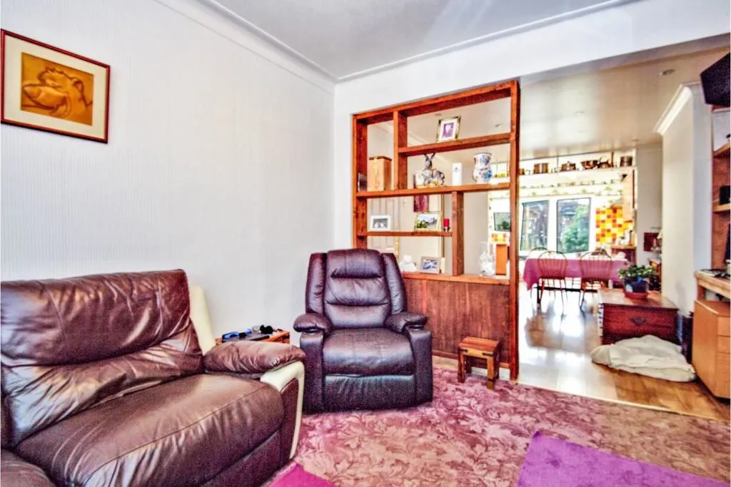 SOUTHEND-ON-SEA, Essex, SS2 5NF - Online Auctions