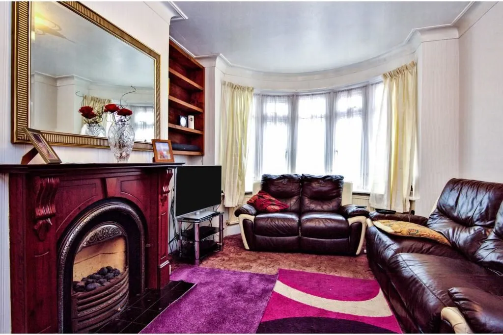 SOUTHEND-ON-SEA, Essex, SS2 5NF - Online Auctions