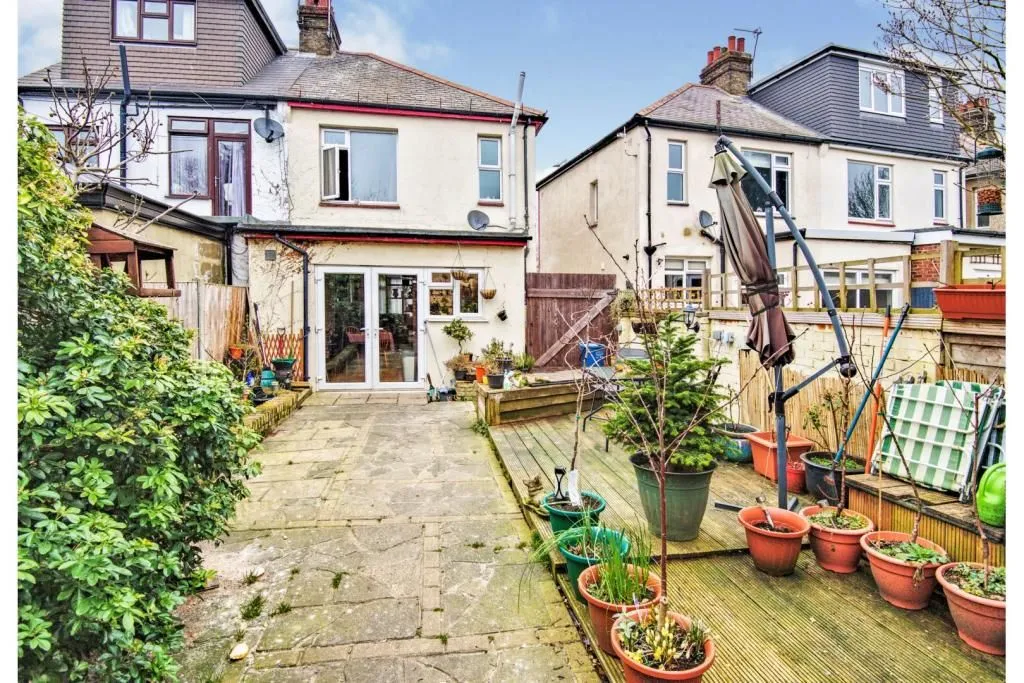 SOUTHEND-ON-SEA, Essex, SS2 5NF - Online Auctions