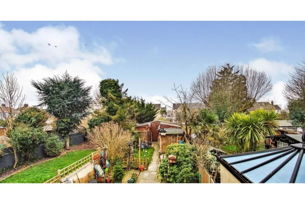 SOUTHEND-ON-SEA, Essex, SS2 5NF - Online Auctions