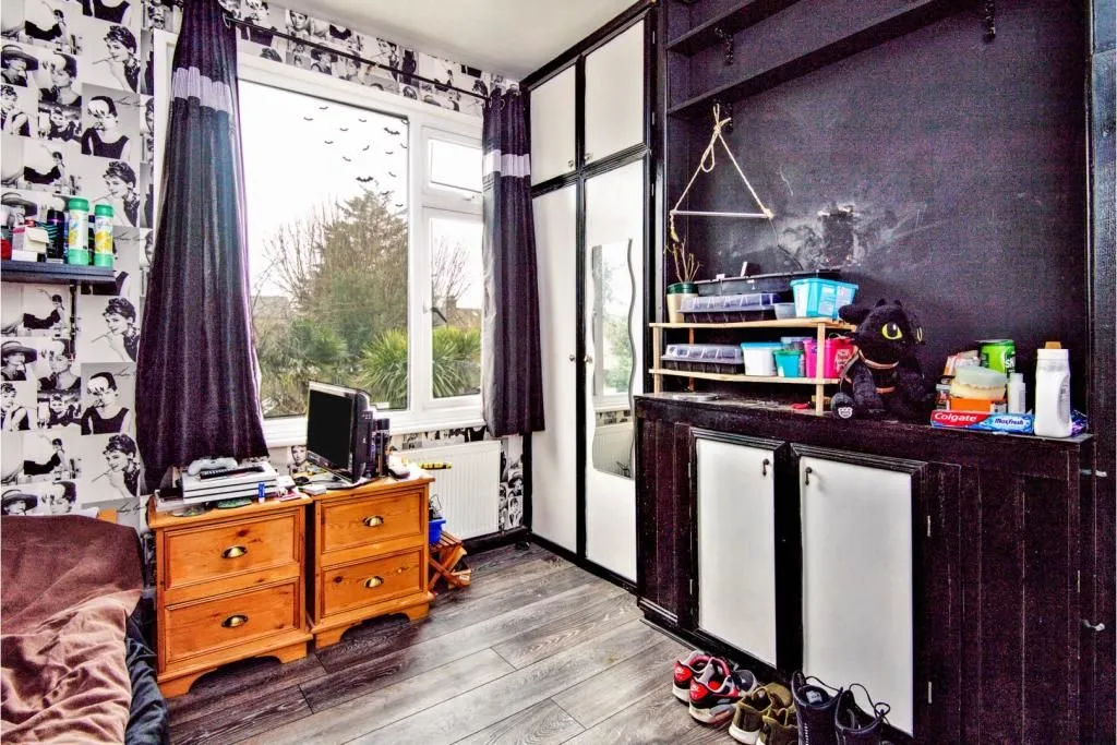 SOUTHEND-ON-SEA, Essex, SS2 5NF - Online Auctions