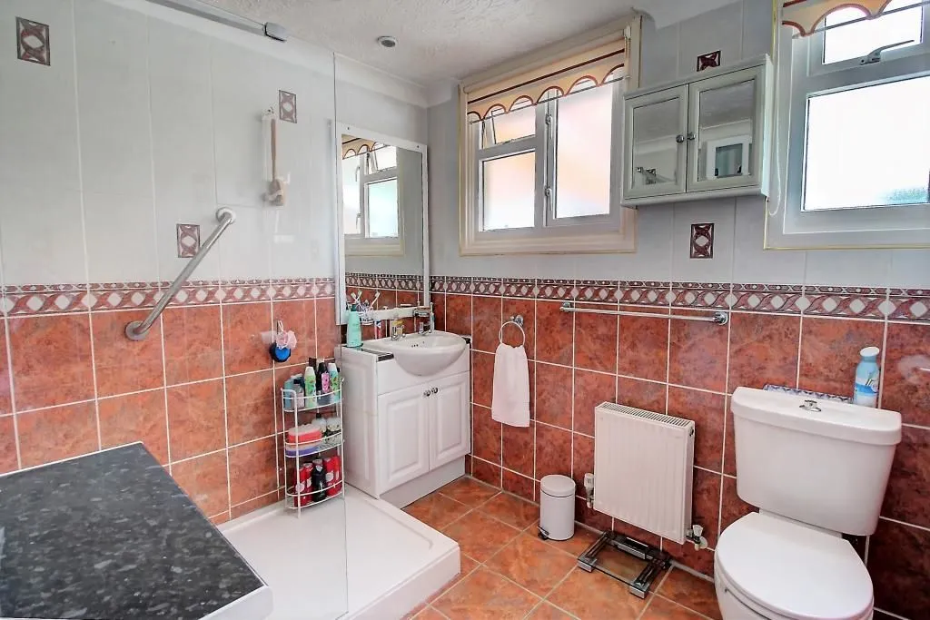 BASINGSTOKE, Hampshire, RG22 6PS - Online Properties