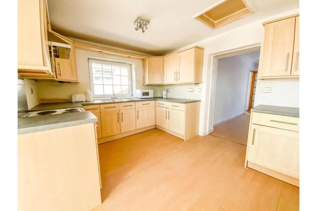Lower Brynamman, AMMANFORD, Dyfed, SA18 1TT - Online Auctions