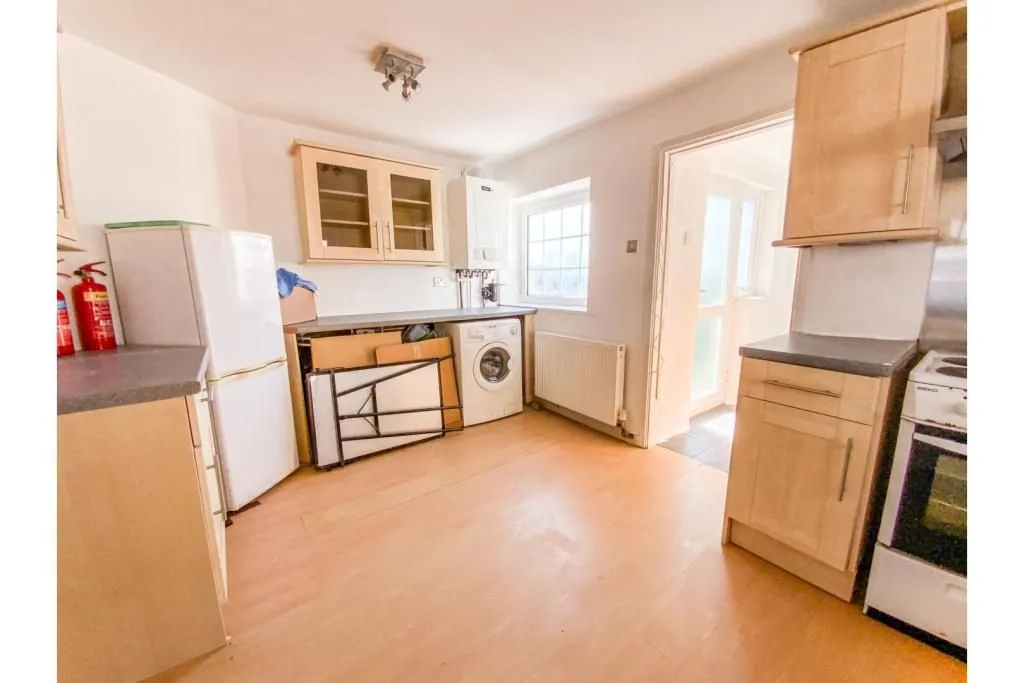 Lower Brynamman, AMMANFORD, Dyfed, SA18 1TT - Online Auctions